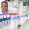 Алуминий се използва при пациенти с хронична бъбречна недостатъчност,прием на съдържащи алуминий антиациди,пациентите с хронична бъбречна недостатъчност на диализа